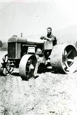 Farm tractor at Minnekhada