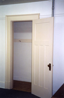 Cottage 106 interior - Doorway