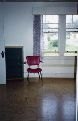 Cottage 111 interior - Flooring