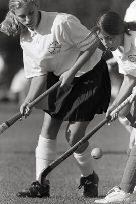 Junior Girls field hockey match between the Banting and Como Lake middle school teams