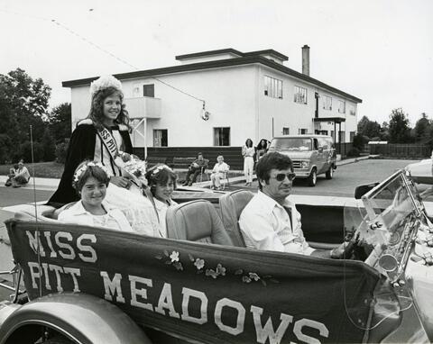 Open original Photographs and Documents