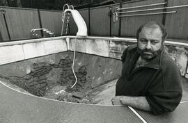 Jeff De Jasov and his pool