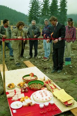 Lincoln Lee performing a Fung-Shui Ceremony at the site of one to the 1994 street of dreams homes. Colour.
