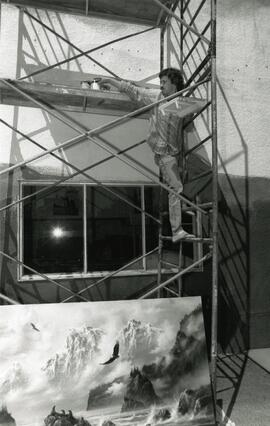 Ken Skoda prepares to do mural