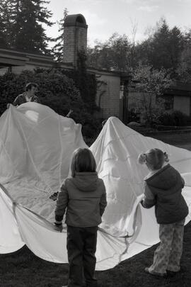 Movement education with parachute